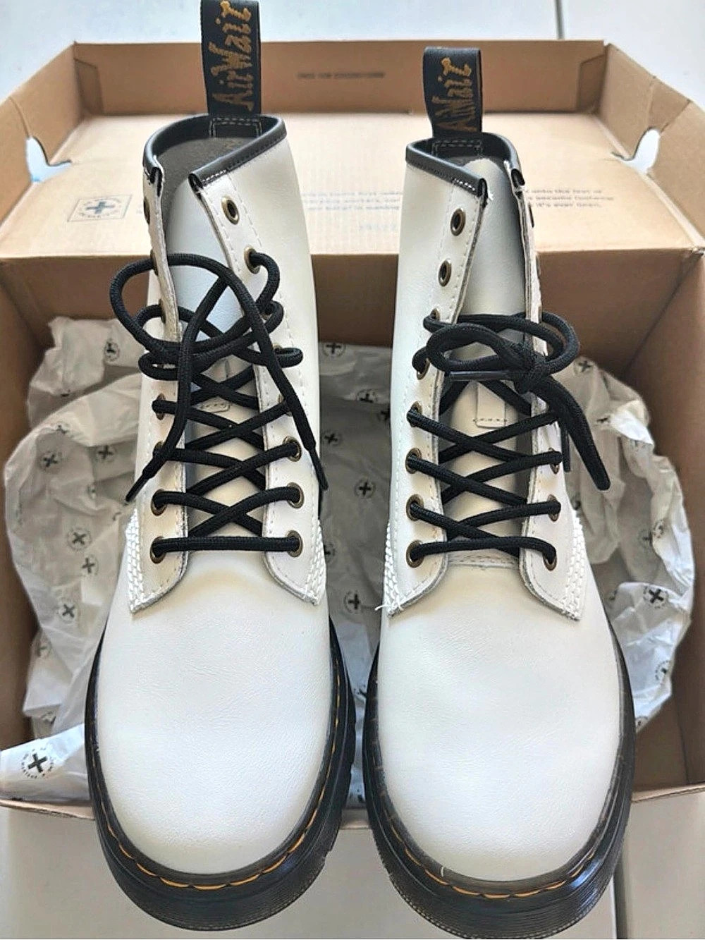 Dr. Martens 1460 Smooth Leather 8-Eye Boots White & Black